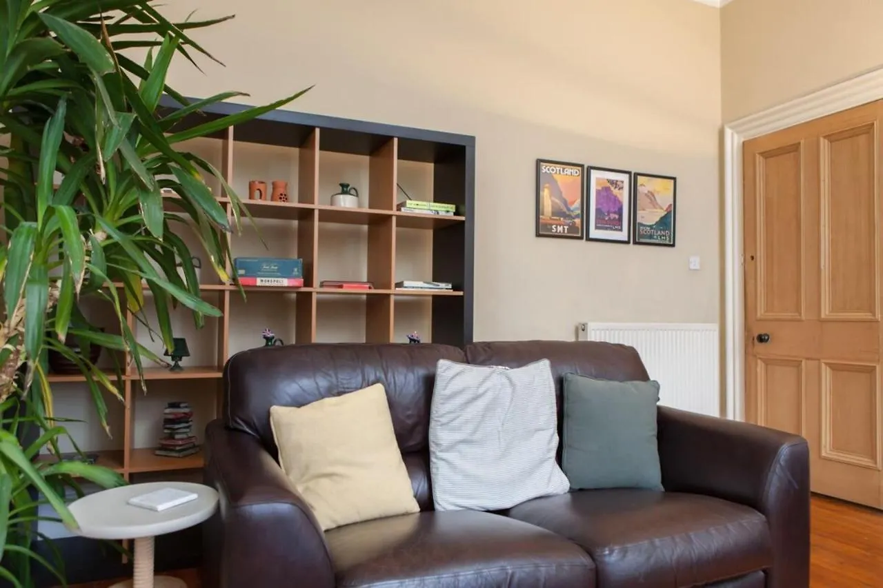 Amazing 4 Bedroom Apartment Just Off The Meadows Edinburg