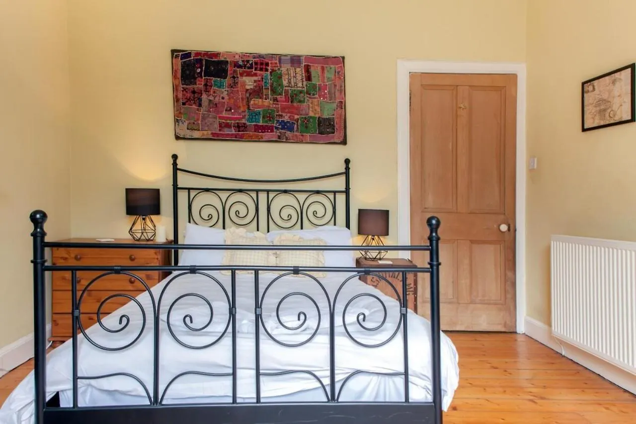 Amazing 4 Bedroom Apartment Just Off The Meadows Edinburg