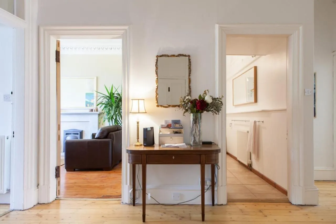 Amazing 4 Bedroom Apartment Just Off The Meadows Edinburg